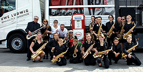 Saxophonistinnen im Orchester