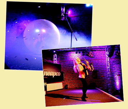 Show mit riesigen Luftballon